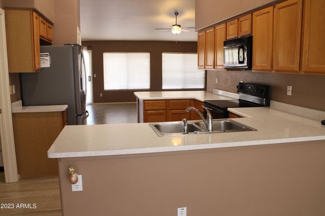 5490 W Whitten Street, Chandler, AZ 85226