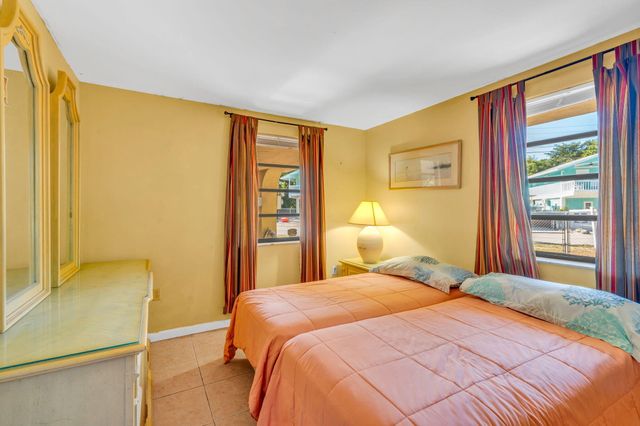 27 Lycaloma Avenue, Key Largo, FL 33037