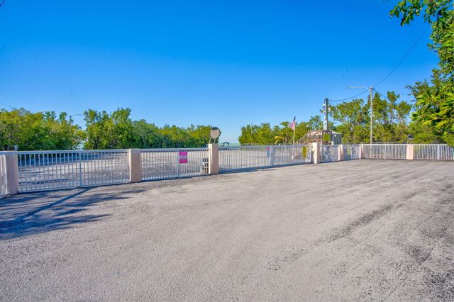 27 Lycaloma Avenue, Key Largo, FL 33037