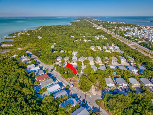 27 Lycaloma Avenue, Key Largo, FL 33037