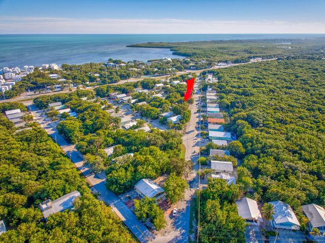 27 Lycaloma Avenue, Key Largo, FL 33037