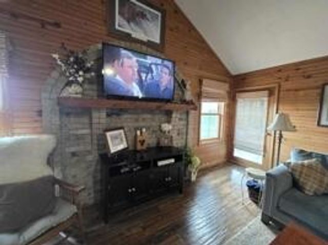 3221 S 124th Road, Flemington, MO 65650