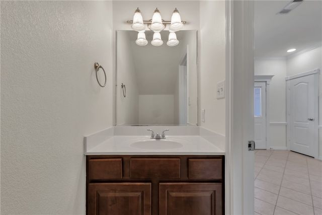 1000 Spring Loop 1507, College Station, TX 77840