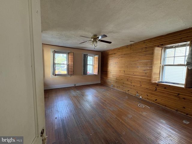 21 S WESTFIELD AVE, Trenton, NJ 08618