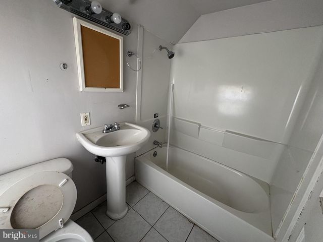 21 S WESTFIELD AVE, Trenton, NJ 08618