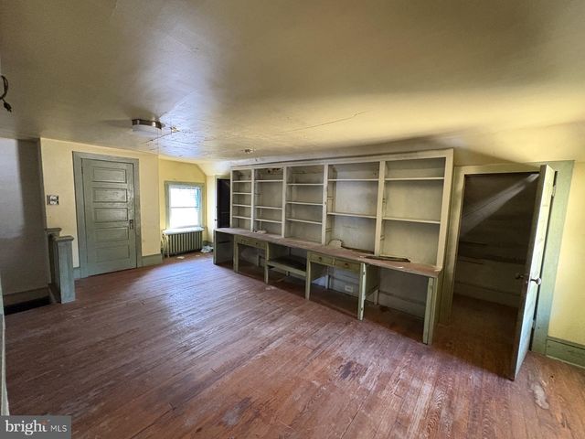 21 S WESTFIELD AVE, Trenton, NJ 08618