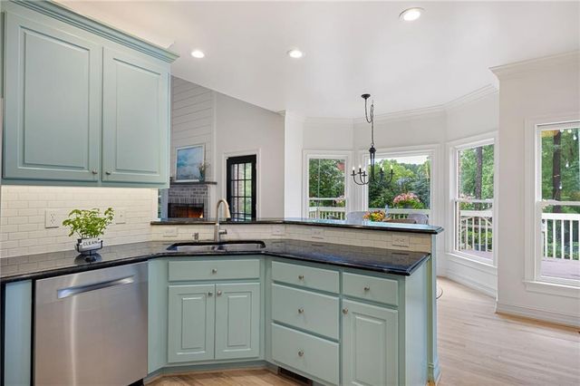 5742 Brookstone Drive NW, Acworth, GA 30101