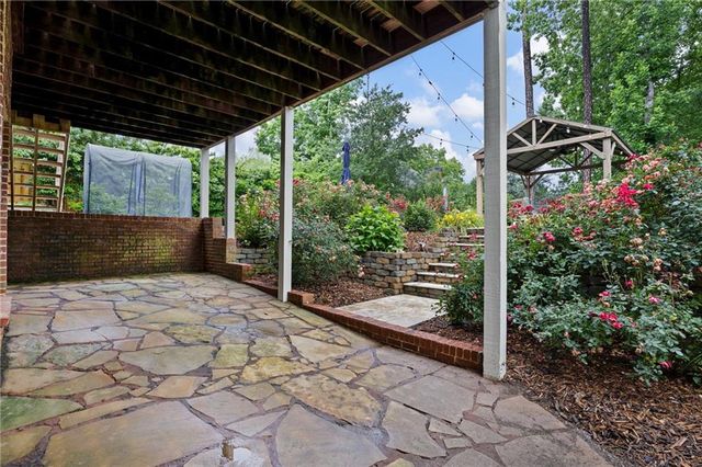 5742 Brookstone Drive NW, Acworth, GA 30101