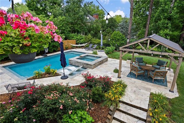 5742 Brookstone Drive NW, Acworth, GA 30101
