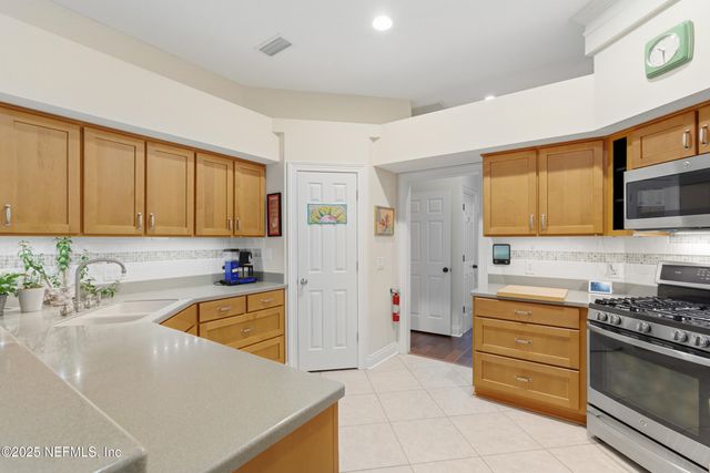 557 FEATHER OAKS Court, Orange Park, FL 32073