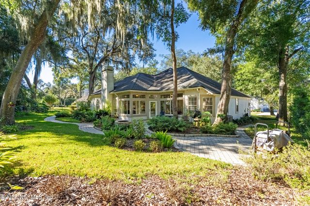 557 FEATHER OAKS Court, Orange Park, FL 32073