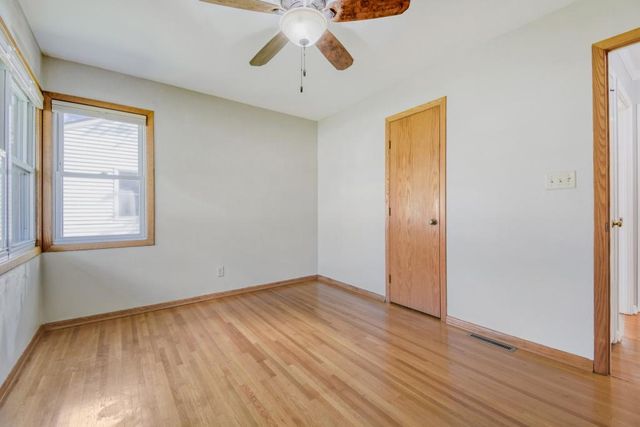 2904 Sheldon Street, Roseville, MN 55113