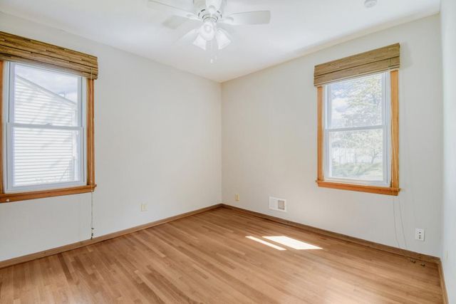 2904 Sheldon Street, Roseville, MN 55113
