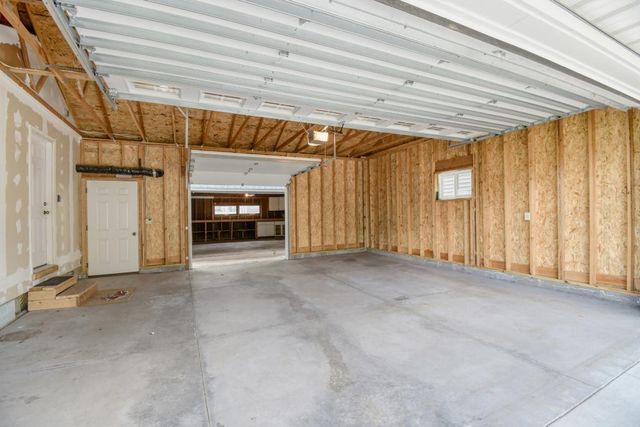 2904 Sheldon Street, Roseville, MN 55113