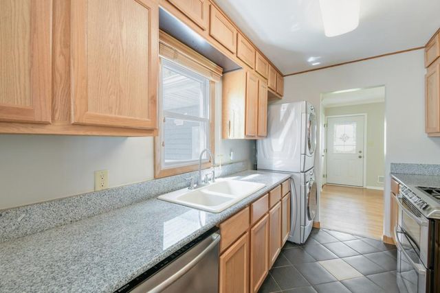 2904 Sheldon Street, Roseville, MN 55113