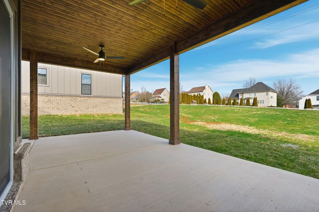 20 Glaze Farm Way, Johnson City, TN 37601