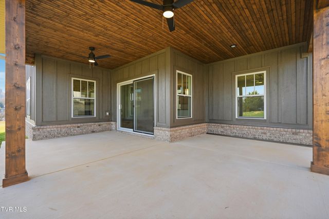 20 Glaze Farm Way, Johnson City, TN 37601