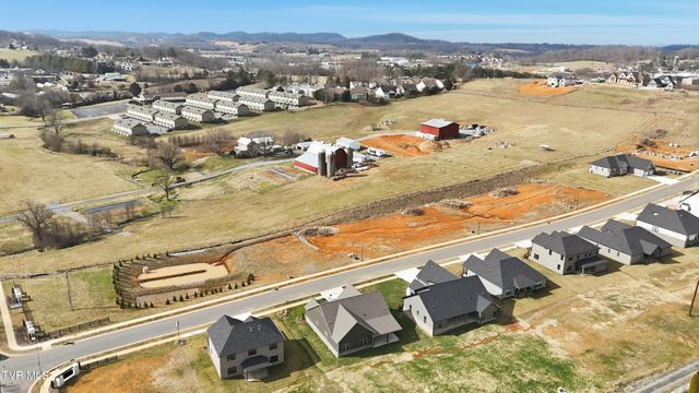 20 Glaze Farm Way, Johnson City, TN 37601