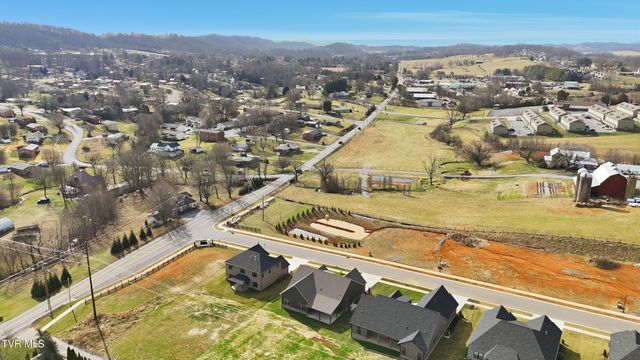 20 Glaze Farm Way, Johnson City, TN 37601