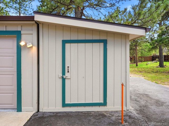30402 Hilltop Dr, Evergreen, CO 80439