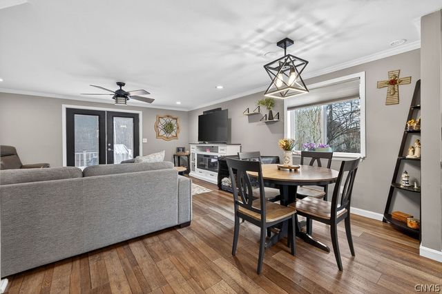 147 Iron Oak Circle, Salina, NY 13088