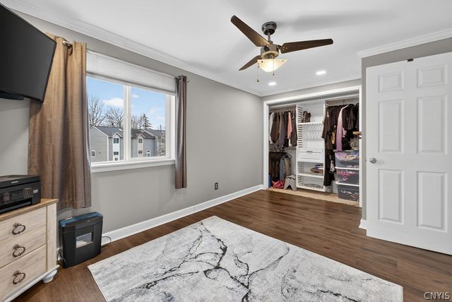 147 Iron Oak Circle, Salina, NY 13088