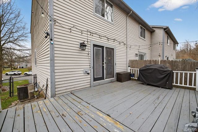147 Iron Oak Circle, Salina, NY 13088