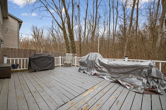 147 Iron Oak Circle, Salina, NY 13088