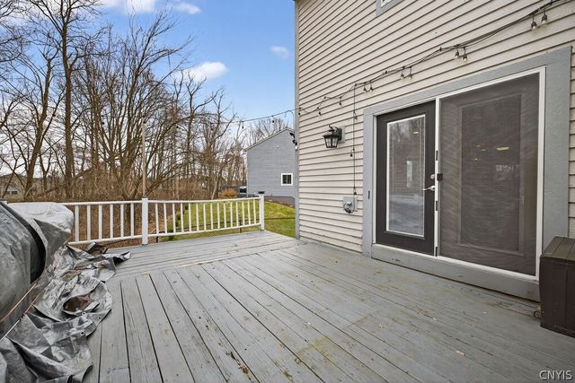 147 Iron Oak Circle, Salina, NY 13088