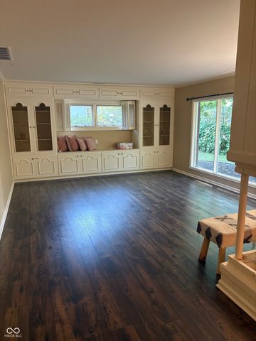 1921 Washington Street, Columbus, IN 47201