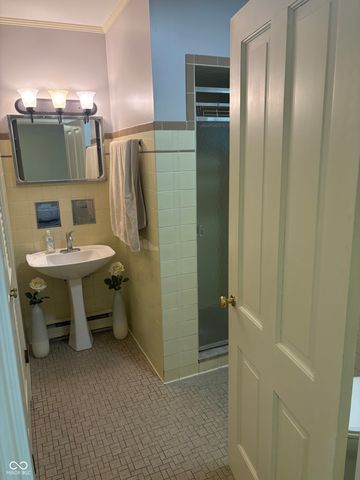 1921 Washington Street, Columbus, IN 47201