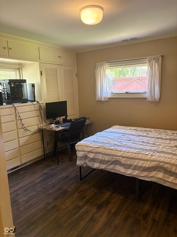 1921 Washington Street, Columbus, IN 47201