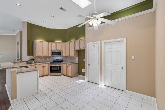 6852 High Field Trail, Plano, TX 75023