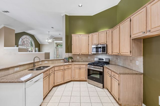 6852 High Field Trail, Plano, TX 75023