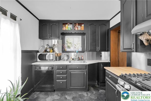 720 North Bishopthorpe, Fountain Hill Boro, PA 18015