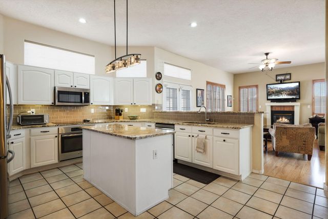 8608 Tierra Alegre Drive NE, Albuquerque, NM 87122