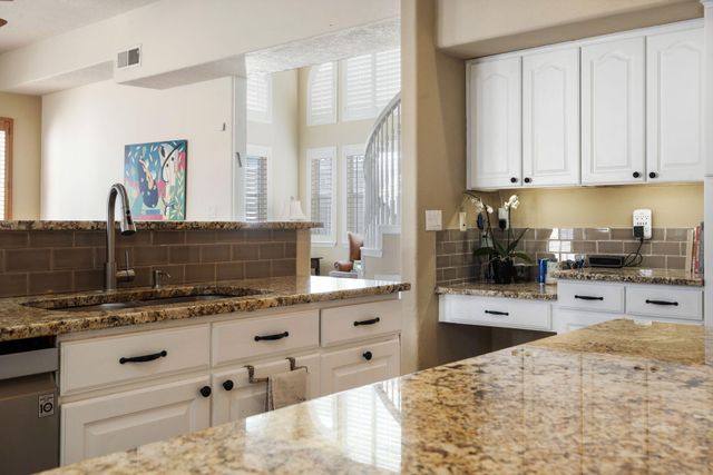 8608 Tierra Alegre Drive NE, Albuquerque, NM 87122