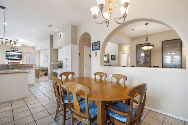 8608 Tierra Alegre Drive NE, Albuquerque, NM 87122