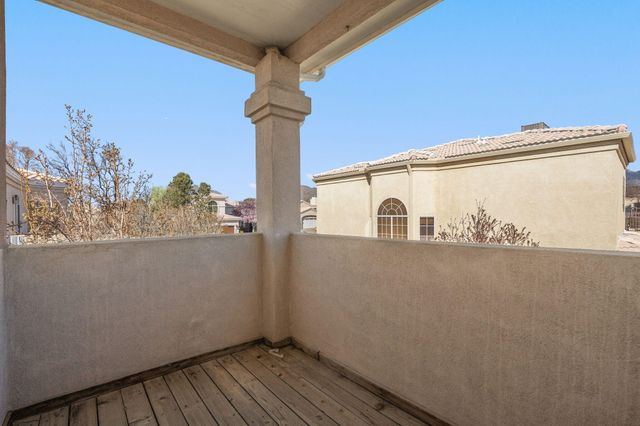 8608 Tierra Alegre Drive NE, Albuquerque, NM 87122