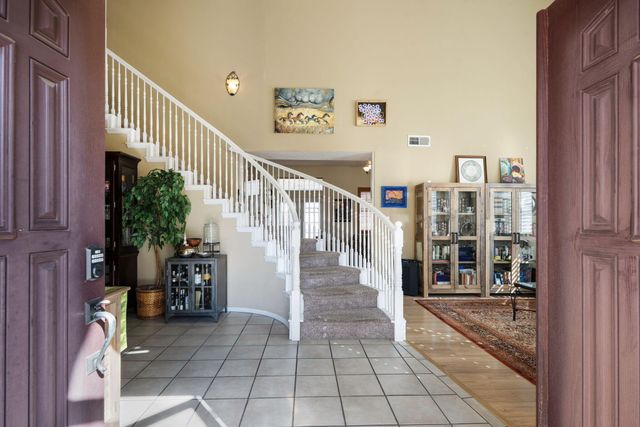 8608 Tierra Alegre Drive NE, Albuquerque, NM 87122