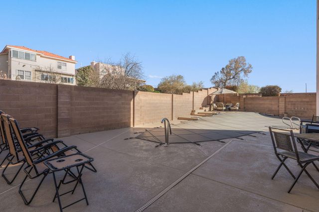 8608 Tierra Alegre Drive NE, Albuquerque, NM 87122