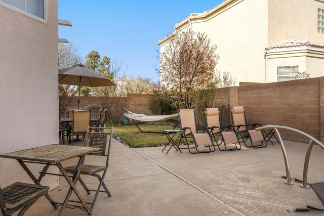 8608 Tierra Alegre Drive NE, Albuquerque, NM 87122