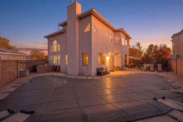 8608 Tierra Alegre Drive NE, Albuquerque, NM 87122