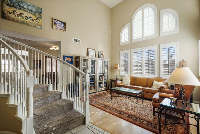 8608 Tierra Alegre Drive NE, Albuquerque, NM 87122