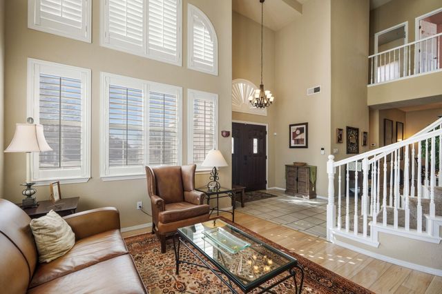 8608 Tierra Alegre Drive NE, Albuquerque, NM 87122