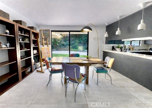 4709 Dunman, Woodland Hills (los Angeles), CA 91364