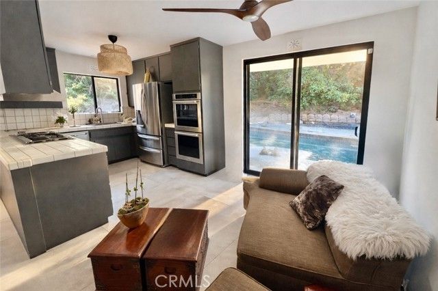 4709 Dunman, Woodland Hills (los Angeles), CA 91364