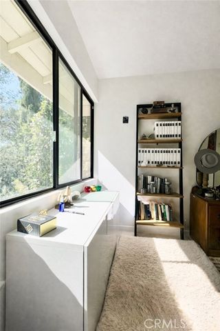 4709 Dunman, Woodland Hills (los Angeles), CA 91364