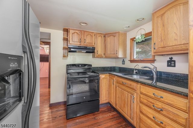 78 Woodlawn Rd, Sparta Twp., NJ 07871