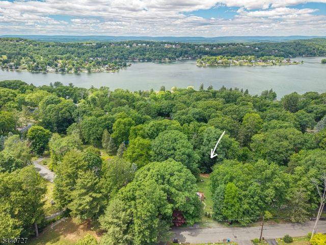 78 Woodlawn Rd, Sparta Twp., NJ 07871